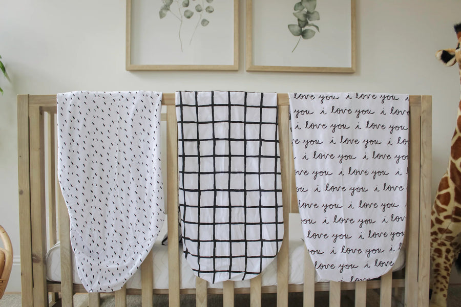 Black & White Mini Crib Fitted Sheet Set